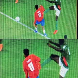 ¡PALMEIRAS SE QUEDA CON 9! 🚨

Santiago Wanderers está jugando semifinales ante PALMEIRAS y los brasileños se quedaron con 9 en cancha por esta falta, la cual fue sancionada con roja y penal.

Christian Silva cambió el penal por gol y todo está 1-1. #RR