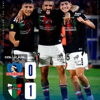 𝑷𝑨𝑳𝑬𝑺𝑻𝑰𝑵𝑶 𝑨𝑮𝑼𝑶́ 𝑬𝑳 𝑨𝑵𝑰𝑽𝑬𝑹𝑺𝑨𝑹𝑰𝑶 𝑫𝑬𝑳 𝑪𝑨𝑪𝑰𝑸𝑼𝑬 ‼️

Palestino dio el golpe de la fecha y derrotó 1-0 a Colo-Colo en el estadio Monumental, en la noche que era el aniversario del cacique.

📊 El triunfo dejó a los árabes octavos con 14 puntos, mientras que el cuadro albo quedó segundo con 18 unidades.

⚽️Dylan Zúñiga anotó el único gol del partido.

¿Qué les pareció el partido? 👀✍🏻 #RR

📸 Palestino
