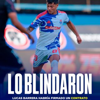 𝑵𝑶 𝑸𝑼𝑰𝑬𝑹𝑬𝑵 𝑸𝑼𝑬 𝑺𝑬 𝑴𝑼𝑬𝑽𝑨 🔒

Lucas Barrera ha sido probablemente de las mejores “sorpresas” de esta temporada en Universidad de Chile. El mediocampista debutó, jugó bien y se ganó la titularidad, haciendo que automáticamente otros clubes pusieran sus ojos sobre él.

De acuerdo a En Cancha, Barrera habría firmado una extensión de contrato por tres temporadas con Universidad de Chile, afianzando su estadía hasta finales del año 2028.

¿Qué tal? 👀✍🏻 #RR